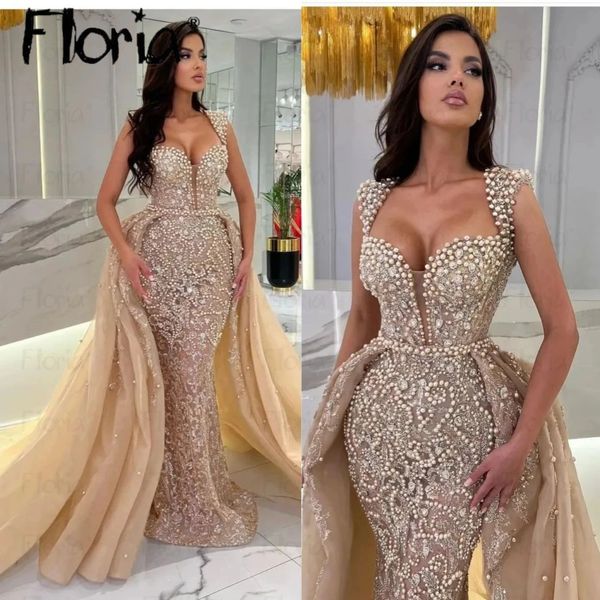 Eleganter leichter Champagner Queen Anne Partykleid mit abnehmbarem Zug Schneider machte Nahe Osten formale Abendkleider Luxusperle 240407