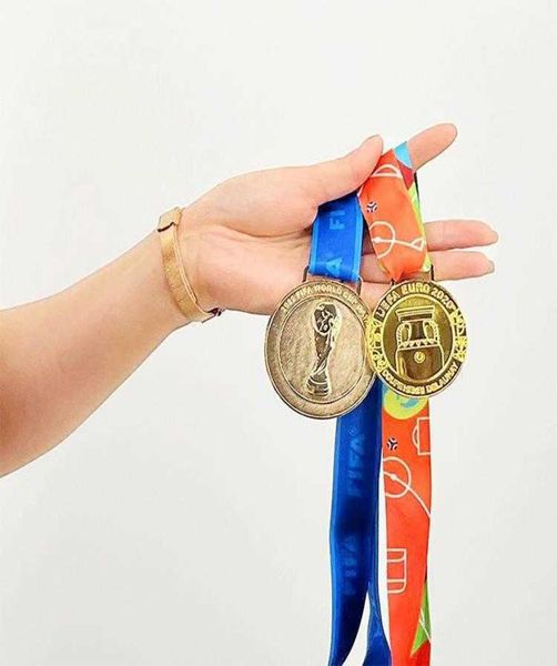 2022 Qatar WM Collectable Hercules Cup Trophy Medal Football -Fan Dekorationen rund um das Gedenken 3030327
