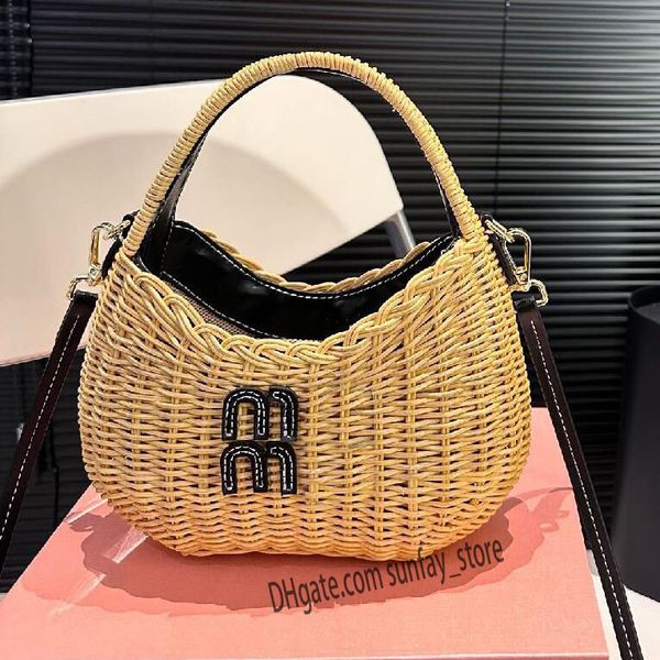 Designer palha entalhada bolsa de axila bolsas clássicas Quatro cores Cross Body Mulher Moda Os ombros de luxo Bolsa de vime de vime Terceira bolsas cosméticas bolsas de bolsas