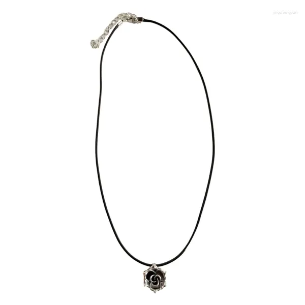 Collane a sospensione regolabili Rose Clavicle Chain a forma di fiori Black Rope Neckchain Eleganti accessori per girocollo