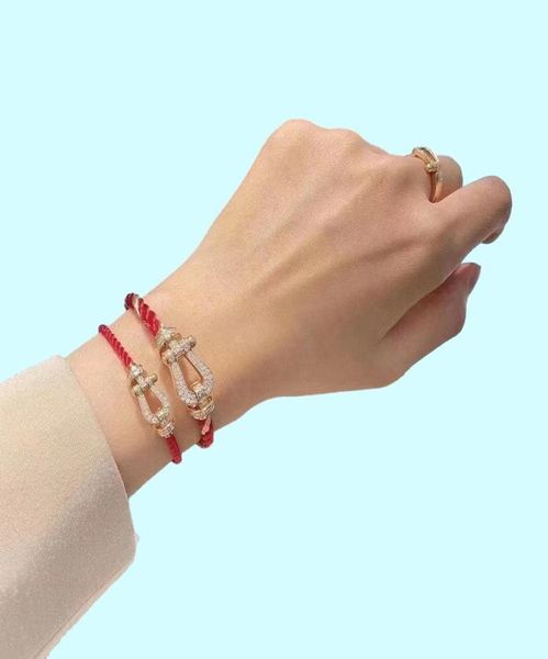 22SS Europa America Style Charm Braccialetti Braccialetti di marca Donne Presbiopic Piccella Magnetica Magnetica Mano Feta Metal Bracciale Bang9993201