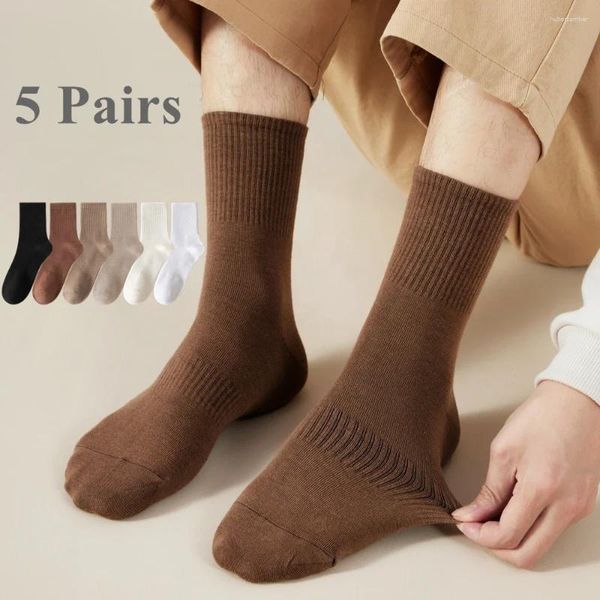 Herrensocken 5 Paare Männer hohe Tube Sport Anti-Slip-Qualität Baumwollcrew Pack Set Frühlingsgeschäftsarbeit