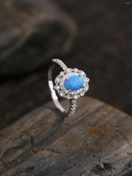 Clusterringe hochwertiger Sterling 925-Silber-Ring mit blauem Opal und leuchtenden Zirkonen vielseitig Retro Exquisite Damens