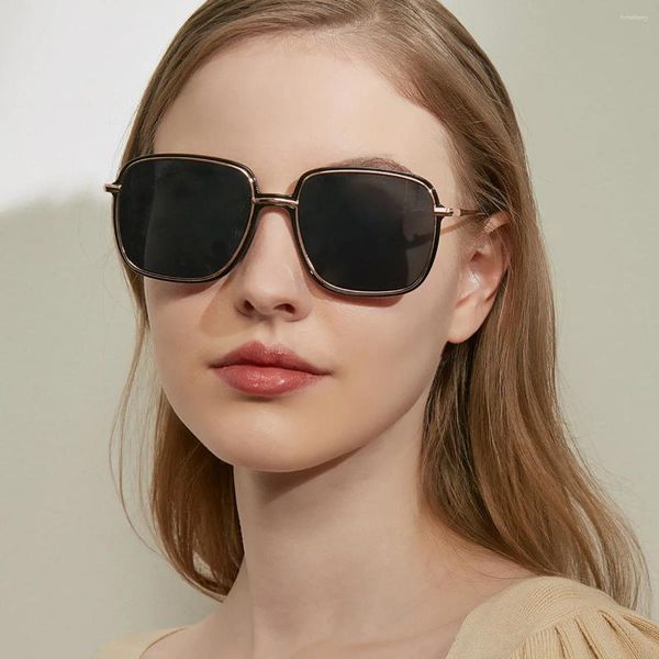 Sonnenbrille hochwertige Sonnenbrille für Frauen europäischer amerikanischer Stil Square Form Party Club Show Frauen Sonnenbrille