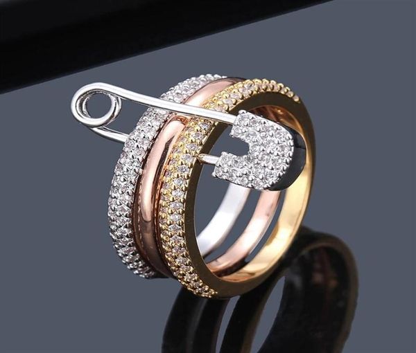 Nuovo anello per spillo per la sicurezza del design per donne anelli classici Special Girl Girl Gold Rosa Mixed Color AAA Zircon Fashion Gioielli Gift Party297O6004666