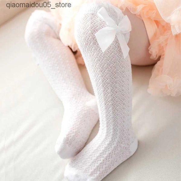 Calzini per bambini in stile royal ginocchiere con calze netti di pesce alto per bambini e ragazze calzini cavi 0-4y q240413