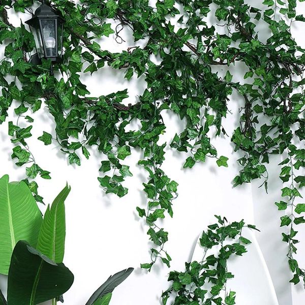 Flores decorativas 5pcs/lote plantas de seda artificial trepadeiras de videiras falsas Ivy folhas verdes de parede pendurada no jardim de guirlanda decoração de casamento em casa