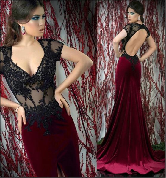 Elegante Abendkleider 2018 Sexy Meerjungfrau Open Rückenbahnen Spitzen -Spitzen -appliziertes Mieder mit Kurzärmel Black Top Burgund Velvet Fora2066673