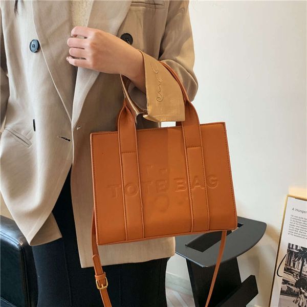 Die Ledertaschen für Designer -Marken verkaufen Frauen bei 75% Rabatt TOTBABE Womens Bag große Kapazität Pendler eine Schultermodische Textur Crossbody Handtasche