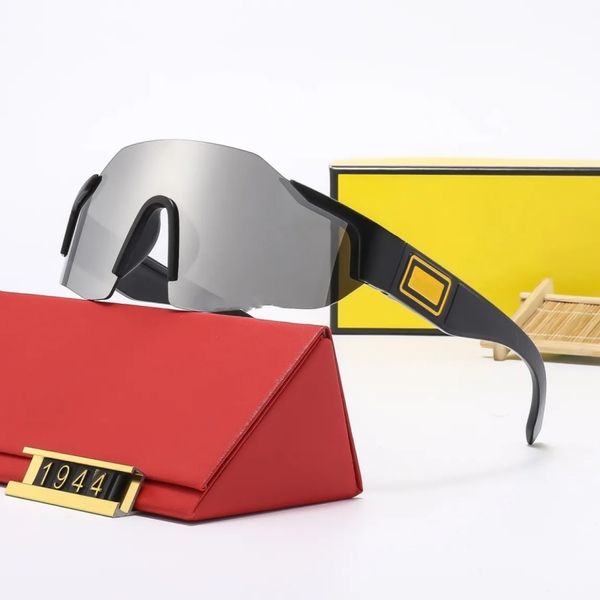 Designer de moda Os óculos de sol polarizados de alta qualidade máscara de máscara de máscara da marca de luxo Decorada Tinkle Frame Mens e Vicados de Esportes de Sports UV400 Proteção