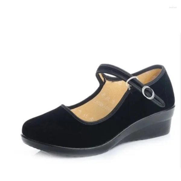 Sapatos casuais Cresfimix feminino fivela altura da fivela aumentou a senhora de vinho fofo plataforma de plana vermelha feminina retro sheos a2032