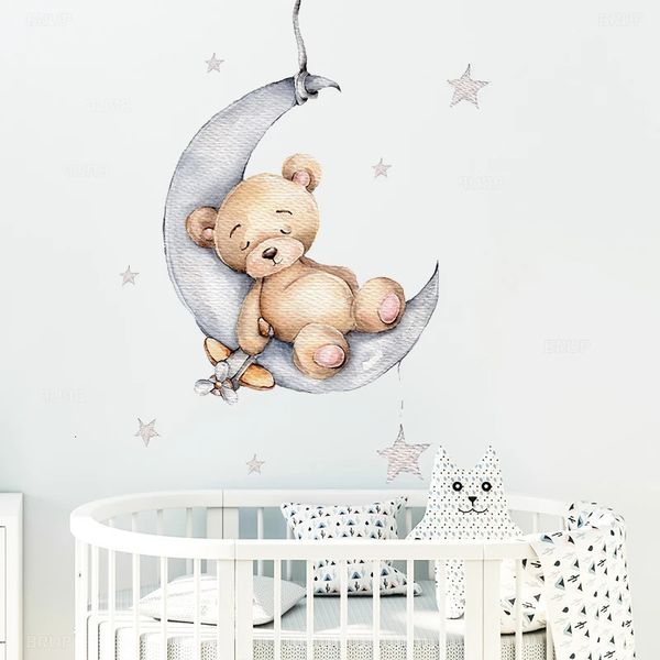 Cartoon ursinho de pelúcia dormindo na lua e estrelado adesivos de parede para crianças decalques de decoração de bebê no interior 240410