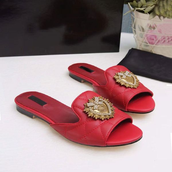 Summer Fashion Women Sandals Designer Pearl Beach Комфортная плоская туфли простые японские и корейские сладкие тапочки с темпераментом