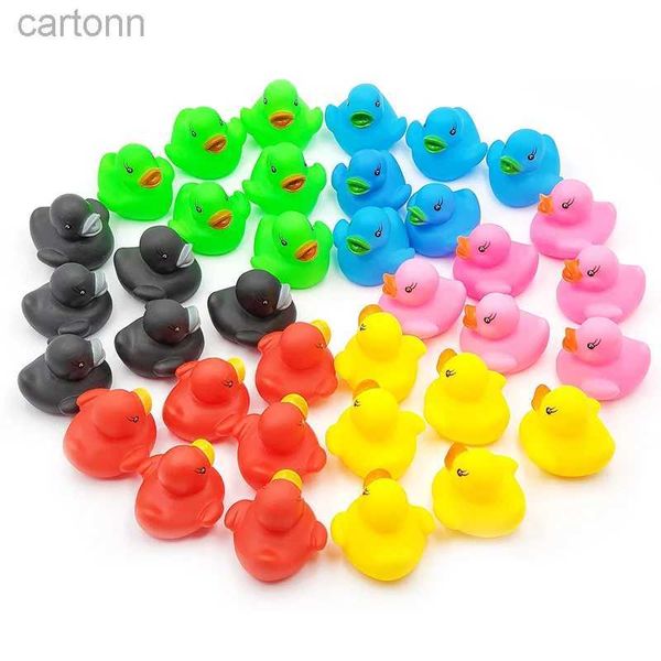 Bath Toys 3,5 cm Pequenos patos de borracha Baby Charf Churbor Toy Float Som Som Duck Duck Funny Swimming Play Game Grie para Crianças 240413