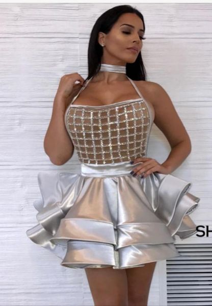 2018 Sexy Pageant Dresses Halter tiras com grade sem nas costas Grid Top e água como uma saia brilhante vestidos de festa 7480191
