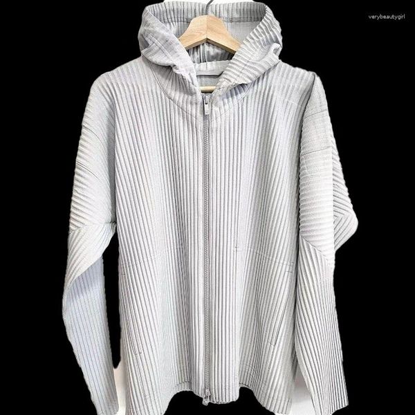 Felpa con cappuccio da uomo Miyake Giacca a pieghe originale 2024 Signatta primavera ed estate con cappuccio con cappuccio sciolto uomo casual uomo abbigliamento