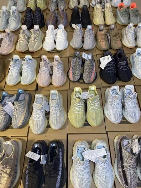 Adidaes Yeeziness V2 MX Boost 350 Tartaruga Yezziness 2023 Scarpe blu in corsa per uomini riflettenti Donne sale roccia ardesia zebra zebra oreo abbagliante scarpe designer colombe colombe