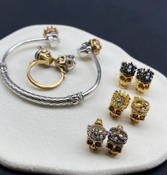 Новый спроектированный корона Skull Women039s Open Bracelet Sexy Vintage Brass 18k золота с роскошными дамы Bangle AMQ10K2459495