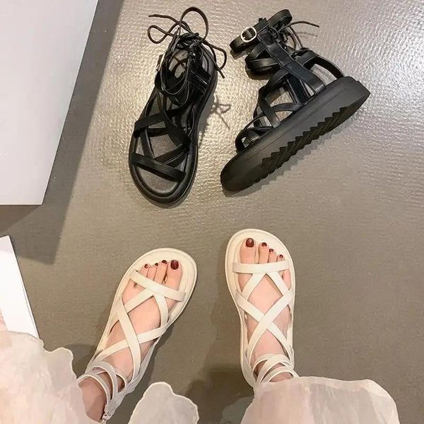 Vestido calçados calçados abertos de pé para mulher plataforma verão 2024 bege com estilos romanos de zíper feminino Strap oferecido diariamente