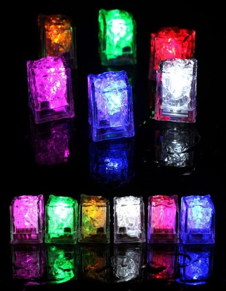 200 шт -светодиодные светильники Полихромная вечеринка светодиодные светодиодные палочки светящиеся кубики льда мигающие мигающие декора