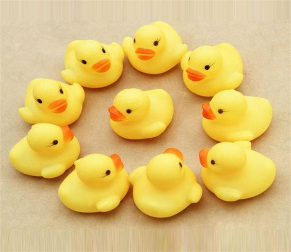 Nuovo classico 10pcsset in gomma Duckie Duckie Baby Shower Water Toys for Baby Kids Birth Birthday Toy Giocattolo 1796334