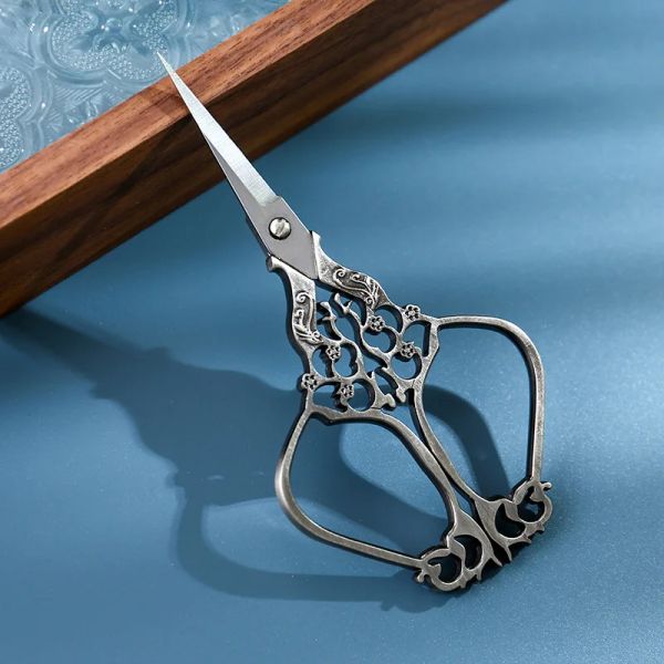 NEU 2024 Vintage Retro Scissors Stickerei Edelstahlspitze Nähen Scherenhandwerk DIY -Werkzeuge für antik