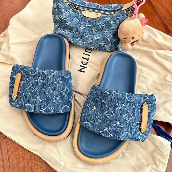 Designer -Schieberegler Sommer Beach Slipper Sandalen Pool Kissen Folien Damenrutschen Schwarze Drehflache Mules Sonnenuntergang gepolstert vorderen Gurt Maultier Mode Slipper