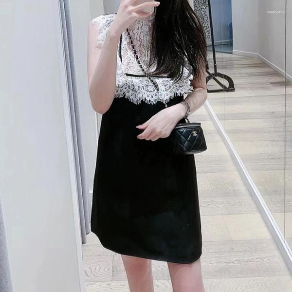Повседневные платья Женщина черное кружевное платье Полово выходить из алмазного декоративного секс -вечеринки мини Мини