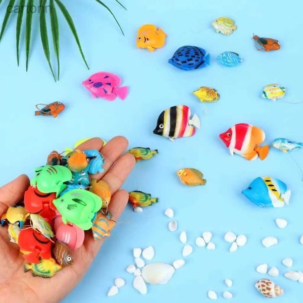 Badespielzeug 20pcs Tropical Fish Figur Spielset mit Plastikfischspielzeug gefälschte kleine Plastikfische verschiedene Fische Baby Bad Spielzeug 240413
