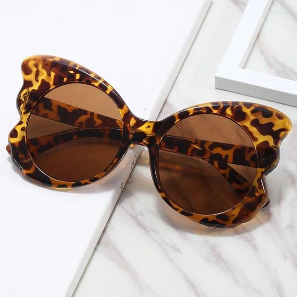 Sonnenbrille Schmetterlingsform großer Rahmen moderner Retro modische Punk Street Po Sunshades L5302 Brillen