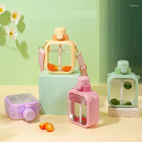 Weingläser 700 ml Kawaii Square Water Cup süßes Mädchen große Kapazität Outdoor Flasche Tragbares Plastik trinken mit Stroh