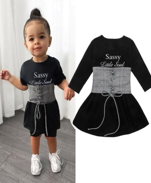 Set di abiti da bambina da 2 per bambini da 2 pezzi set vestito di abiti 2020 Nuova lettera stampa a maniche lunghe alti con outfit cintura abiti 16t6454100