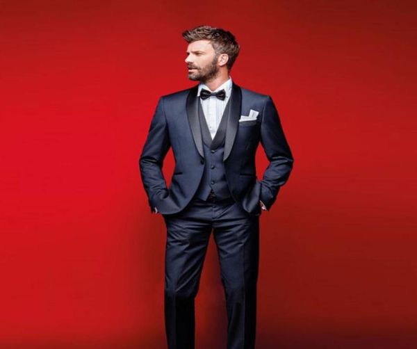 Tuxedos de casamento da marinha escura de ternos de ajuste fino para colete de jaqueta e calças masculinas Terno de três peças de terno formal do baile de formatura com gravata borboleta7065402