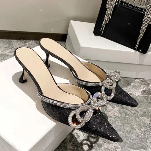 Terlik 2024 Yaz Rhinestone Baotou Slaytlar Kadınlar Dış Giyim Moda Bowknot Deri Stiletto Orta Tutuk Yarım Terlik