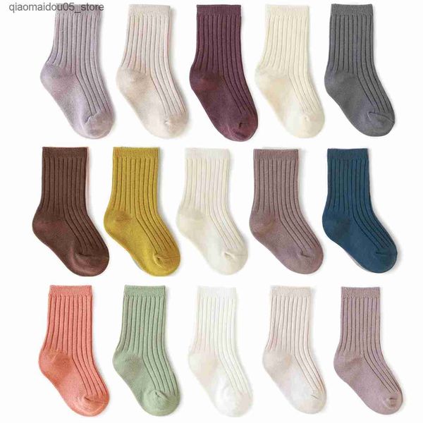 Çocuk SOCKS 5 Çift/Set Bahar Pamuklu Ev Spor Stokları Bebek Erkek ve Kız Aksesuarları İçin Uygun Sevimli Katı Çizgili Beyaz Çoraplar Q240413