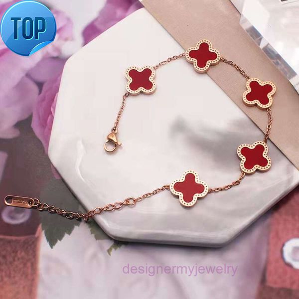 Novo clássico Van Clover Bracelet Red Red Novo Titanium Steel Acelagem de quatro folhas Five Flowers Bracelet Ladies Light Luxury Personality Simples Ins Design Bracelet Gift