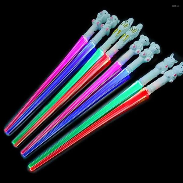 Stäbchen 2pcs Fluoreszenz tragbare Leuchten Geschenke LED leuchtende leuchtende Requisiten Licht Säbel Chop Sticks Cartoontiere