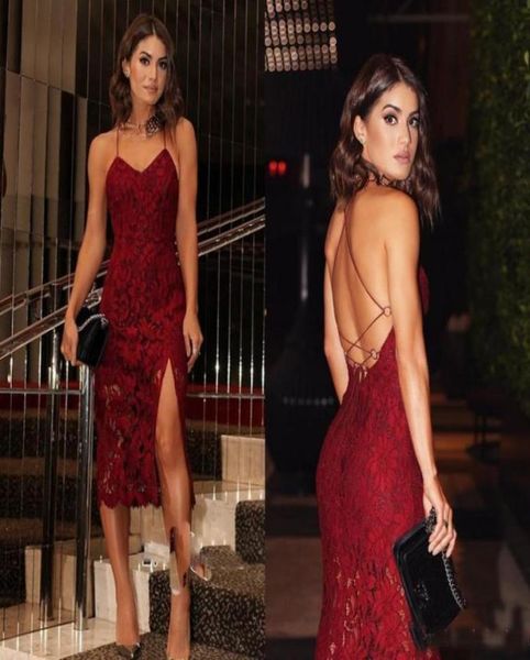 2018 Sexy Burgundy Full Spitzen -Signalabend -Party -Kleider Spaghetti -Straps Säulenseite Split Ladies formelle Kleidung Cocktail Kleider6630074