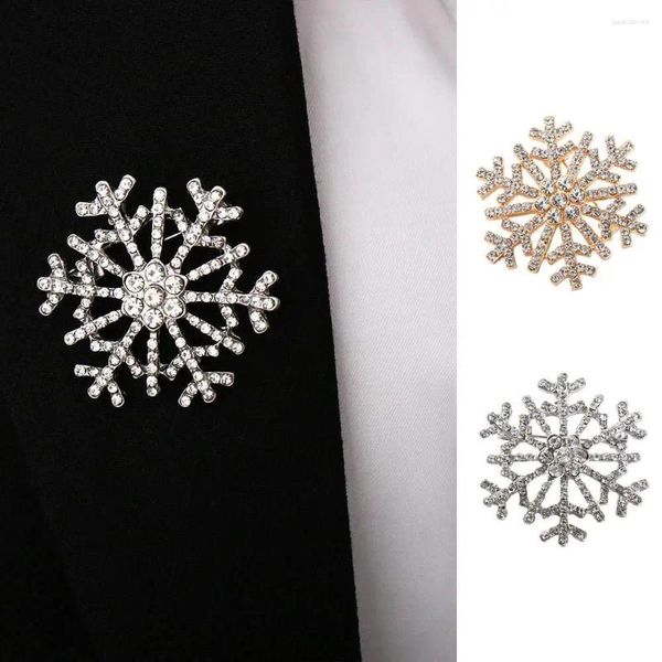 Broşlar Kore tarzı zirkon pimi Yaratıcı kar tanesi broş kişiliği geometrik metal rozeti Christma's Day Hediye Giyim Aksesuarları