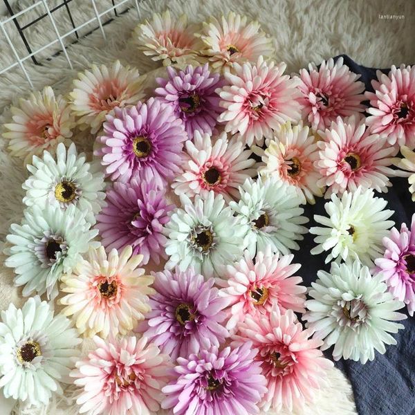 Flores decorativas 50pcs Daisy Flor Head Artificial Home Decorating Fabric Fake Lace Wedding Wall Acessórios