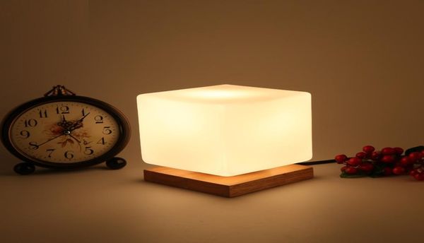 Moderne einfache echte Holz -LED -Schreibtisch Lampe Studie Office Lesen leichter Würfel Zuckerglas Verstellbarer Tischlampe für Schlafzimmer Bett i2041883280