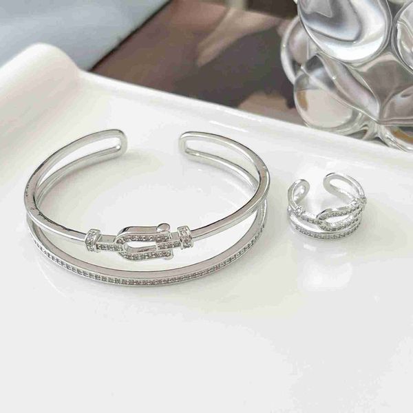 Leichte Luxus coole und exquisite Stil S925 Eingelegt mit Diamonds Hufeisenschnallen Armband Ring im Internet Berühmter Temperamentschmuck