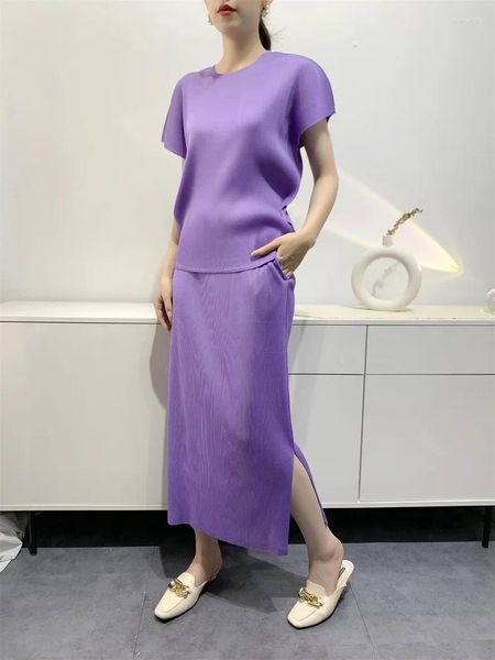 Arbeitskleider Miyake Damenrock zweiteiliger Pendelpendel elegantes Temperament Solid Color Top Kurzärmel Modeanzug