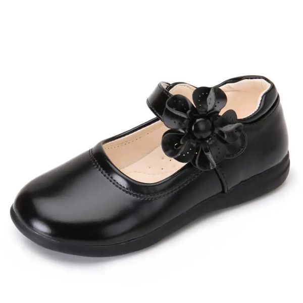 Sapatos de couro feminino para crianças vestido de noiva Princesa Crianças do verão Bowknot Black Student Sandals Fashion coreano 240410