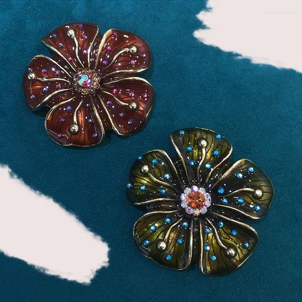 Бруши роскошные стразы с кафеткой Clematis Brooch Fashion Pin Pin