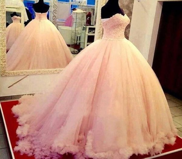 Wunderschönes Ballkleid geschwollene Quinceanera Kleider rosa Spitze Top Schatz Ausschnitt Rüschen Verzierung Schnürung Rücken MADED SWEE3943120