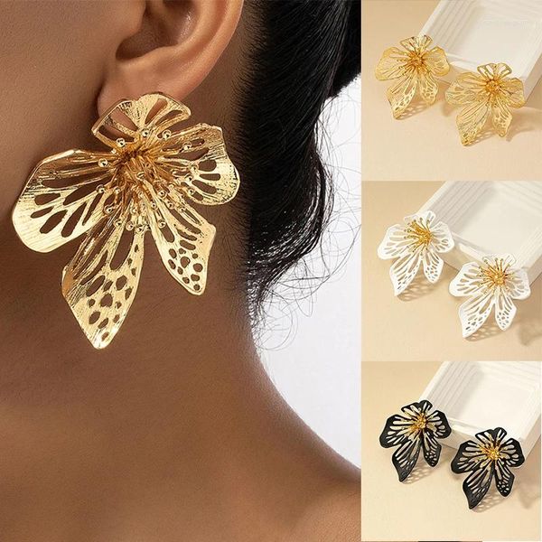 Gestüt Ohrringe 1Pair Modetrend Kreativ übertreiben hohle 3D -Blume Personalisierte einfache Temperament Frauen Fein Schmuck Geschenke