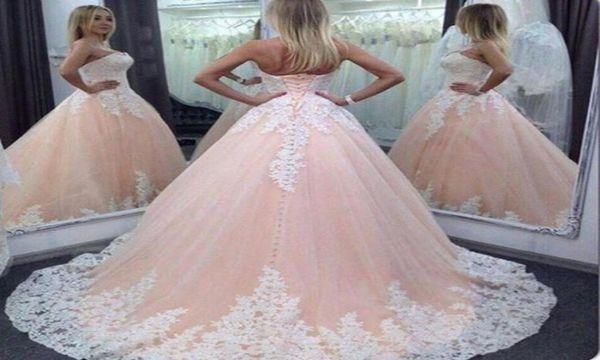 2019 Quinceanera Kleider Schatz rosa weiße Spitzen Applikationen lang süße 16 Plus -Größe Ballkleid Party Abschlusskleider2804381