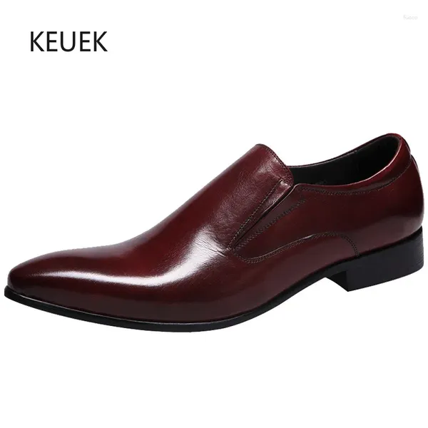 Kleiderschuhe Design echte Ledermänner Hochzeitsfeier Arbeit Slip-on-Jugend männliche lässige Moccasins 5c