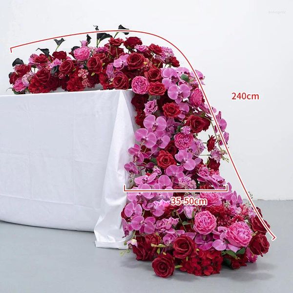 Dekorative Blumen 240 cm Deluxe Schreibtischstuhl Künstliche Blumenarrangement rotes lila Sofa mit Event Banketbackground -Fensterprops dekoriert